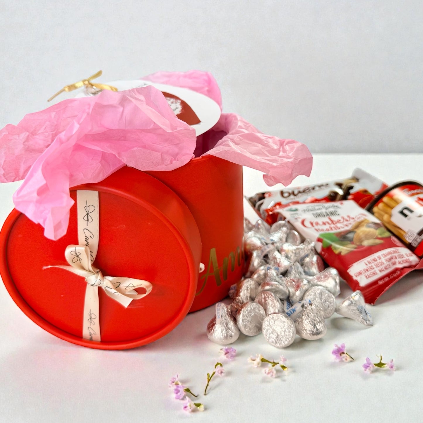Celebrate Galentine's [Mini treats box]